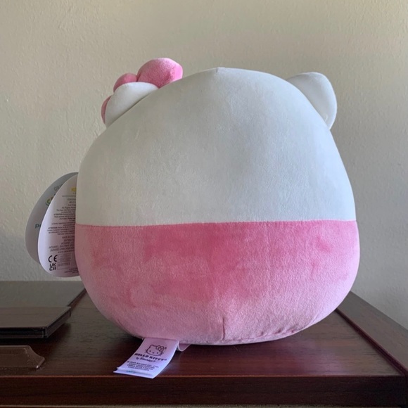Squishmallows Toys Hello Kitty Holding Strawberry Sanrio Hot Topic